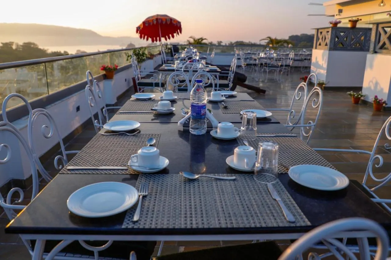 The Ramvilas - A Rooftop Pichola Lake View Hotel Удайпур 3*,  Индия