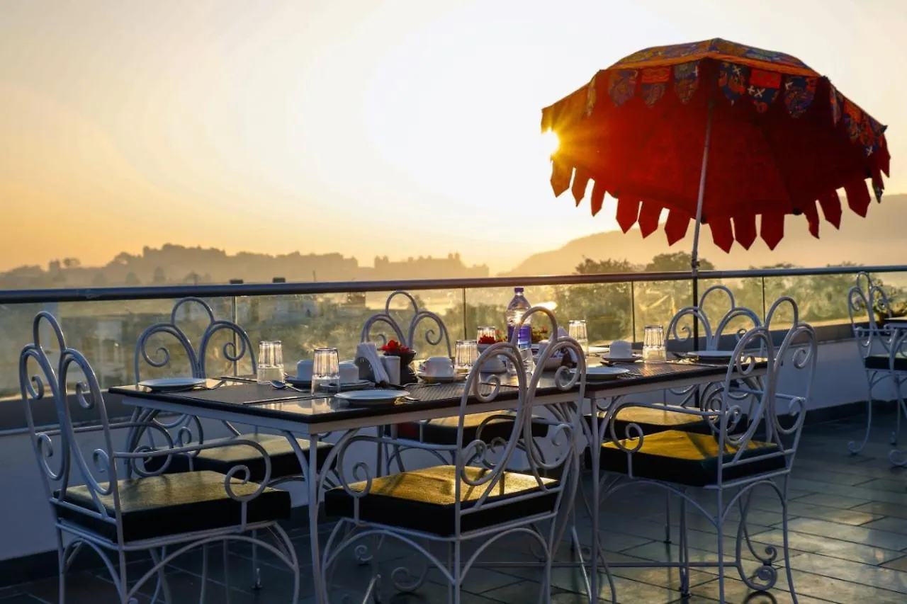 The Ramvilas - A Rooftop Pichola Lake View Hotel Udajpur 3*,