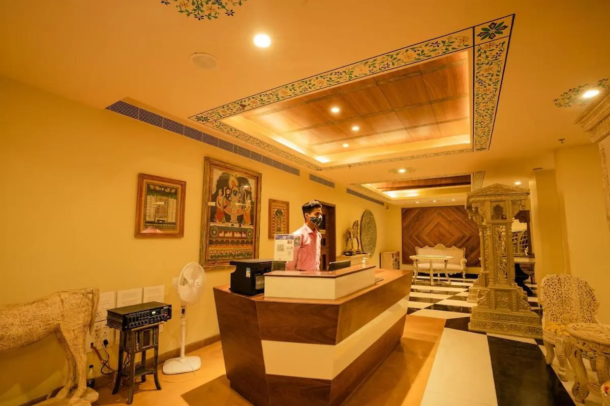 ***  The Ramvilas - A Rooftop Pichola Lake View Hotel Udajpur Indie